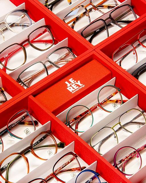 Découvrez le meilleur de la collection de lunettes JF REY chez un opticien à Strasbourg