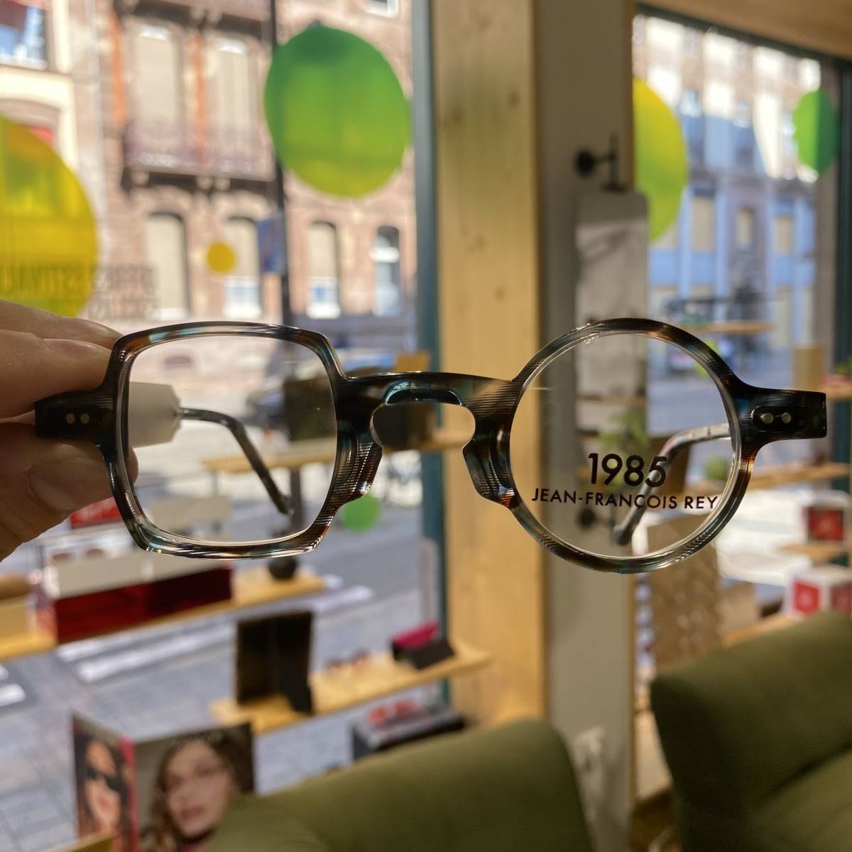 Découvrez le meilleur de la collection de lunettes JF REY chez un opticien à Strasbourg