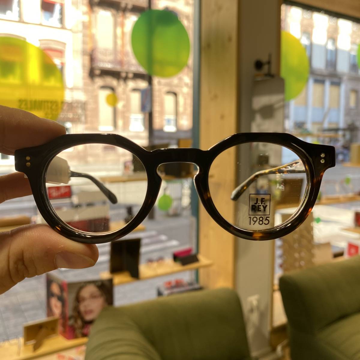 Découvrez le meilleur de la collection de lunettes JF REY chez un opticien à Strasbourg