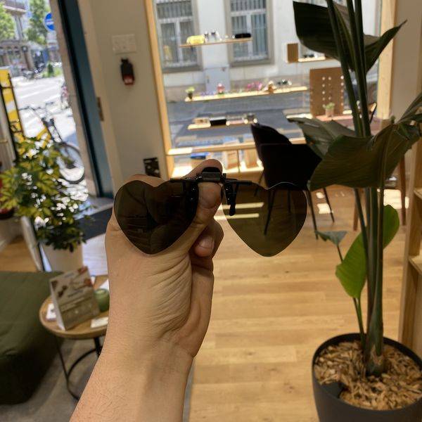 Réalisation de clip solaire personnalisé chez un opticien à Strasbourg
